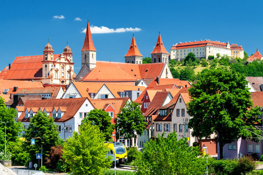 Ellwangen (Foto: pixabay, Mojolo Shutterstock)
